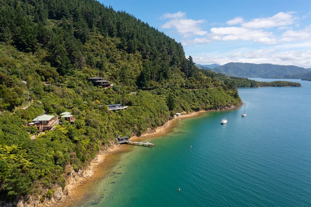 Aerial photo of Picton Paradise Cottages